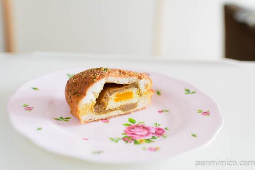 夢パン工房半熟卵のカレーパン中身