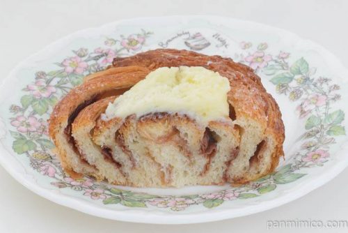 RIKIシナモンロール中身
