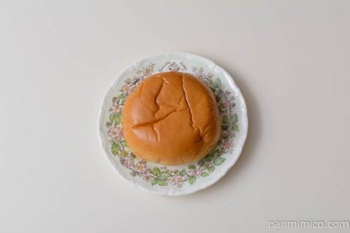 パスコたっぷりホイップあんぱん皿盛り