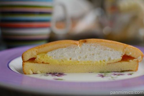 ファミマダブルクリームサンド中身