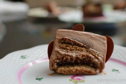 パティスリーアキトゆずとミルクチョコ中身