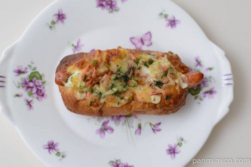 パネホマレッタ桜えびとわさびソースと大葉のソーセージフランス