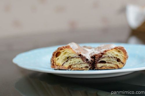 ショコラマカロンデニッシュ【神戸屋】中身