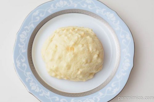 ホワイトチョコメロンパン【第一パン】皿盛り