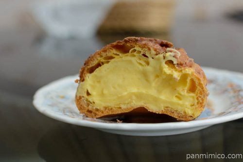 ザクザク食感のクッキーシュー【ファミリーマート】中身