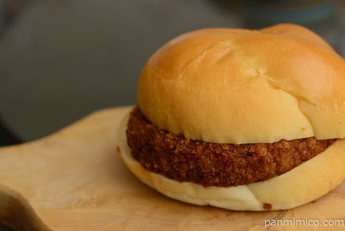 クリーミーなコーンコロッケバーガー【ファミリーマート】横