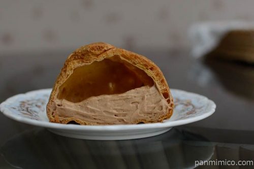 ヘーゼルプラリネシュークリーム【ローソン】中身