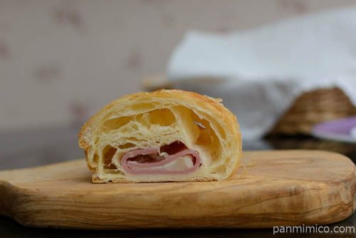 バジルポテトとハムのクロワッサン【パスコ】中身