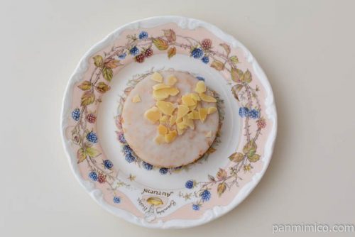 発酵バター香るバターケーキラム酒風味【ファミリーマート】皿盛り