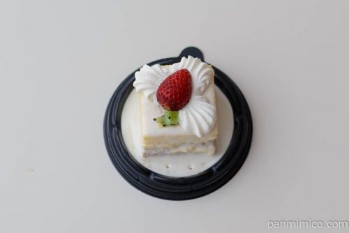 とろける白いイチゴショート