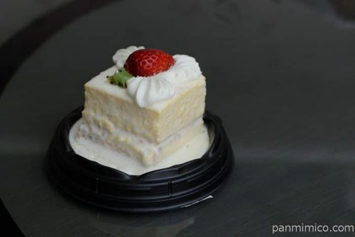 とろける白いイチゴショート横