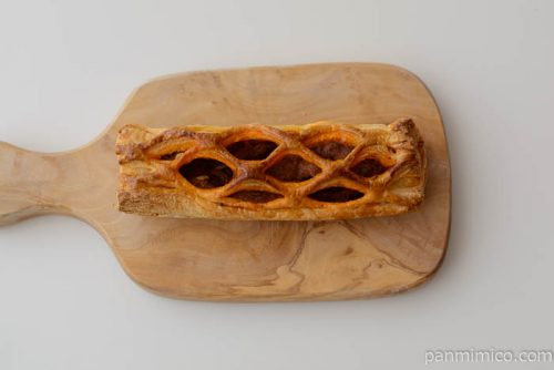 完熟トマトのミートパイ【ファミリーマート】皿盛り