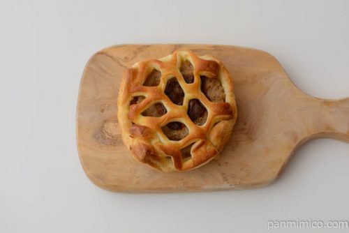 ごっつう大きい　ダブルハンバーグデニッシュ【ローソン】皿盛り