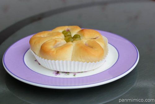 桜香るあんぱん(桜あんとうぐいす豆)【ローソン】横