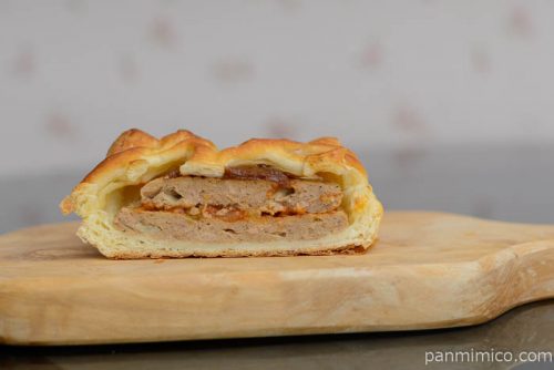 ごっつう大きい　ダブルハンバーグデニッシュ【ローソン】中身