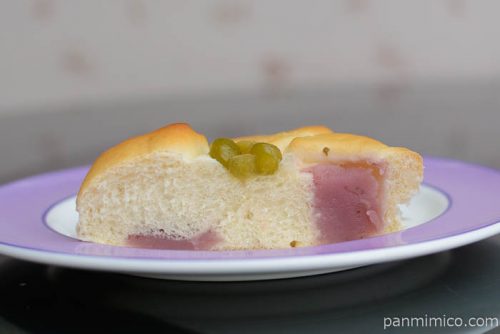 桜香るあんぱん(桜あんとうぐいす豆)【ローソン】中身