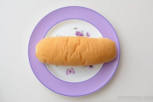 もっちりとしたコッペパン　粒々ピーナッツ【ローソン】皿盛り