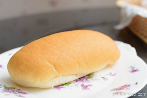 もっちりとしたコッペパン　練乳ミルク【ローソン】横