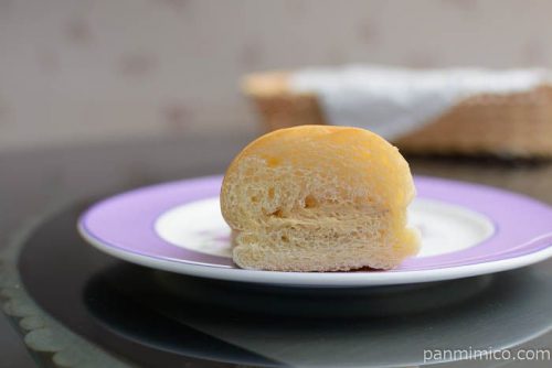 もっちりとしたコッペパン　粒々ピーナッツ【ローソン】中身