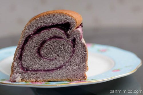 【ペニーレイン】ブルーベリーブレッド中身