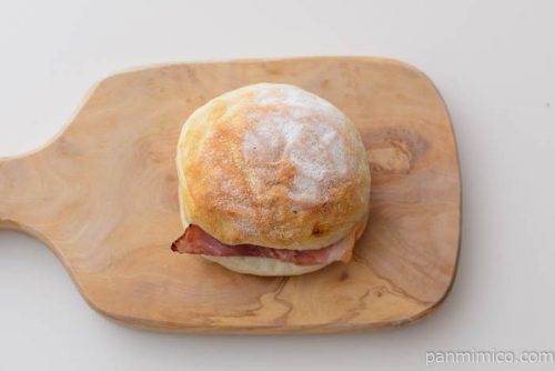 ハム、ポテサラ、スイートチリソースのパニーニベーカリー89