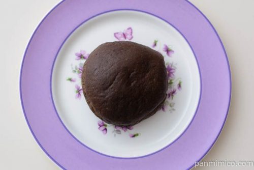 ローソン ブランのほろにがショコラパン ホイップクリーム入皿盛り