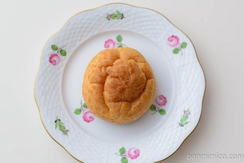こだわりたまごのカスタードシュークリーム【ローソン】皿盛り