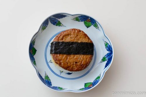 焼つくねおむすび【セブンイレブン】皿盛り