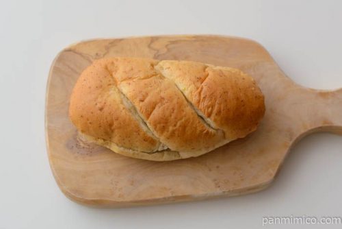 こだわりデミグラスソースのハンバーグパン【ヤマザキ】皿盛り