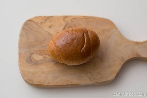 全粒粉入りテーブルロール（4）【ヤマザキ】皿盛り