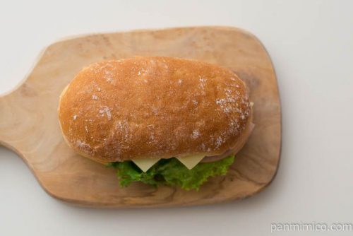 チャバタサンド(ロースハム＆ゴーダチーズ)【ローソン】皿盛り