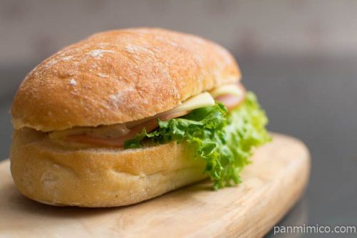 チャバタサンド(ロースハム＆ゴーダチーズ)【ローソン】横