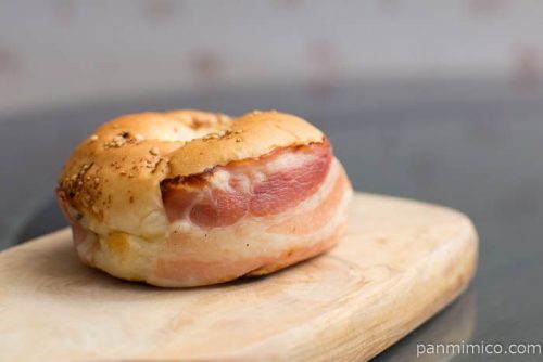 手巻きベーコンポテトパン【ファミリーマート】横