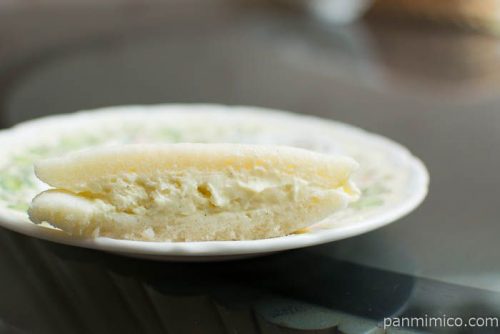 もっちりバニラどら【セブンイレブン】中身