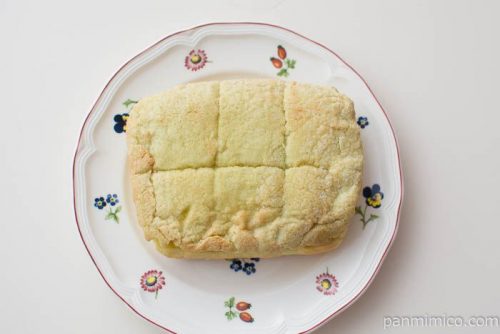 ちぎれるメロンブレッド（ホイップクリーム）【ヤマザキ】皿盛り