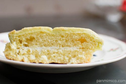 ちぎれるメロンブレッド（ホイップクリーム）【ヤマザキ】中身