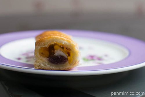 北海道牛乳入り ミルククリームと小豆のパイ【ヤマザキ】中身