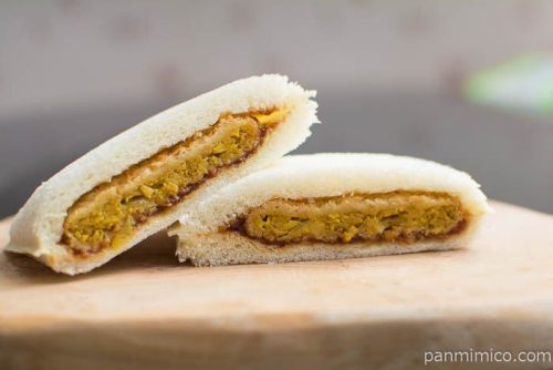 ランチパック（鹿児島県産黒豚カレーメンチカツ）【ヤマザキ】中身