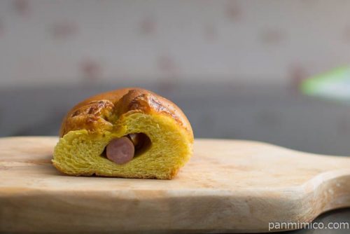 ソーセージ＆カレー【タカキベーカリー】中身