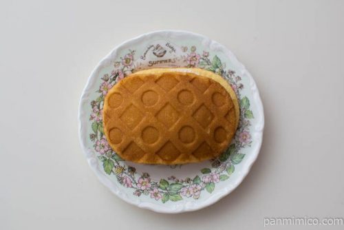 ムースを味わうチョコムースのワッフル【ヤマザキ】皿盛り