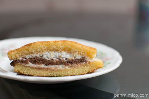 ムースを味わうチョコムースのワッフル【ヤマザキ】中身