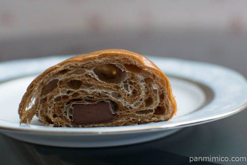 チョコ好きのためのチョコクロワッサン【ファミリーマート】中身