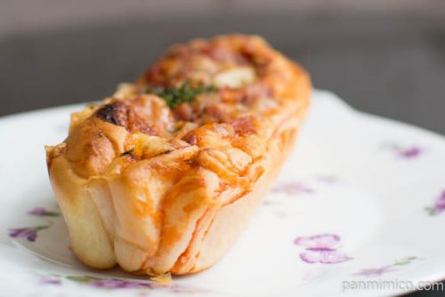 ふんわりとしたピザパン【ローソン】横