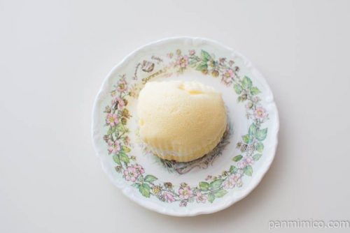 「カルピス」サンドケーキ（パイン）【ヤマザキ】皿盛り