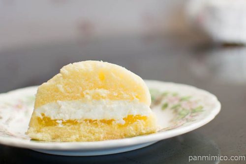 「カルピス」サンドケーキ（パイン）【ヤマザキ】中身