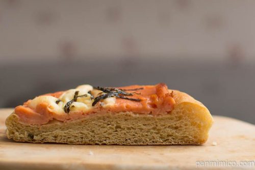 ブランの明太チーズパン【ローソン】中身