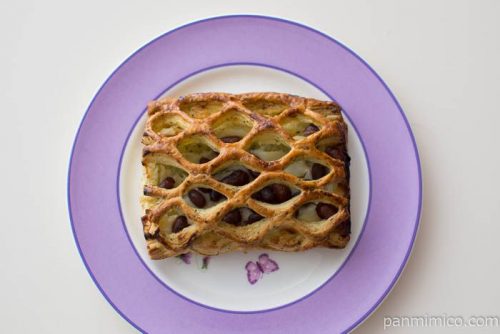 お豆とチーズクリームのパイ【ファミリーマート】皿盛り