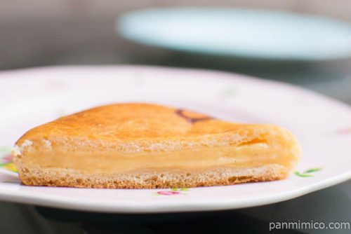 ブーランジェリー レコルト 神戸店 rond pointミルキークリームパン中身