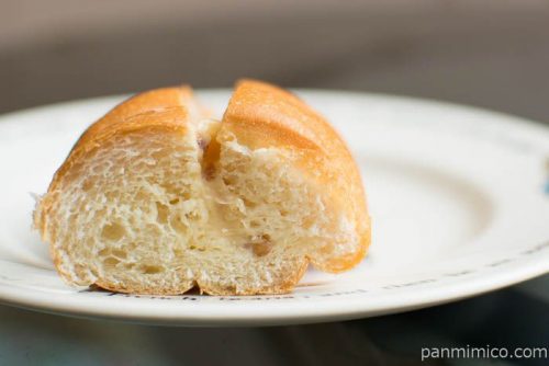 アーモンドミルククリームサンド【ヤマザキ】中身