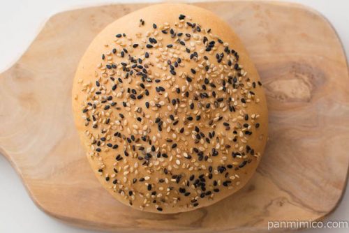 ごま香るごぼうサラダパン【ファミリーマート】皿盛り